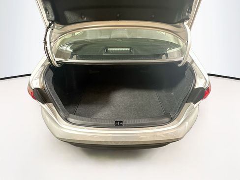 Used 2026 Toyota Corolla LE FWD image 30