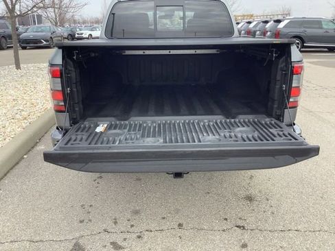Used 2022 Nissan Frontier SV AWD/4WD image 14