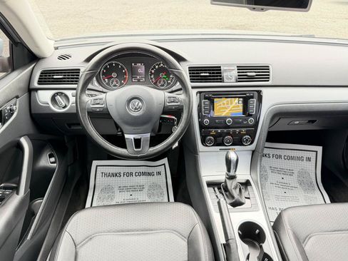 Used 2013 Volkswagen Passat 2.5 SE FWD image 29