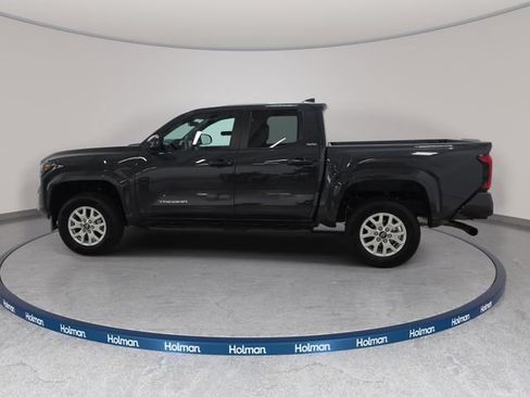 Certified 2025 Toyota Tacoma SR5 AWD/4WD image 8