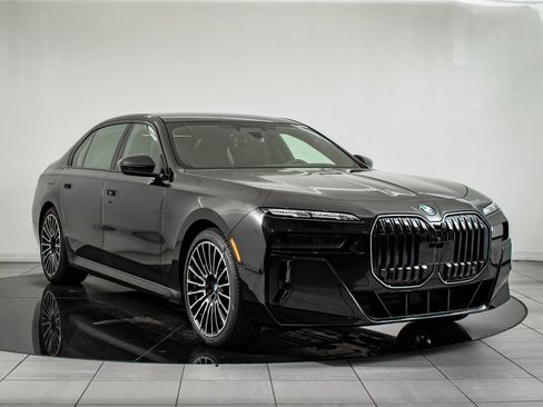 New 2026 BMW 740i xDrive w/ Executive Package image 16