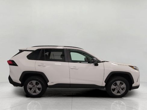 Used 2025 Toyota RAV4 LE AWD/4WD image 11