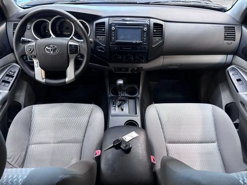 Used 2015 Toyota Tacoma 4x4 Double Cab w/ Convenience Package image 11