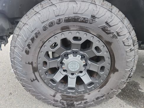 Used 2020 Ford F350 Platinum w/ Tremor Off-Road Package AWD/4WD image 32