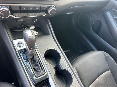 Used 2025 Nissan Altima 2.5 SV image 32