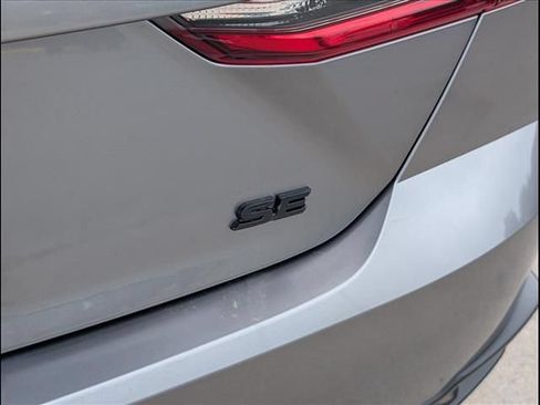 Used 2025 Toyota Camry SE FWD image 18