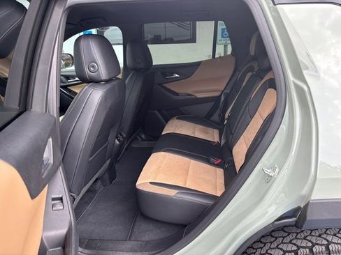 Used 2025 Chevrolet Equinox ACTIV w/ Safety and Technology Package FWD image 19