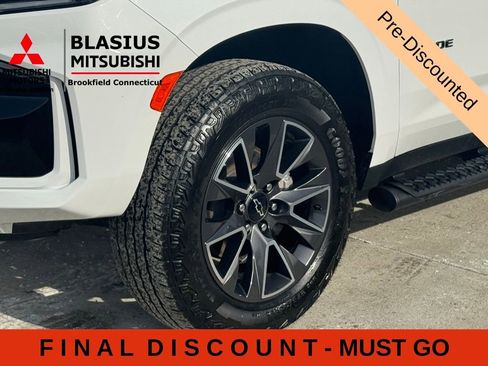 Used 2023 Chevrolet Tahoe Z71 w/ Luxury Package AWD/4WD image 4