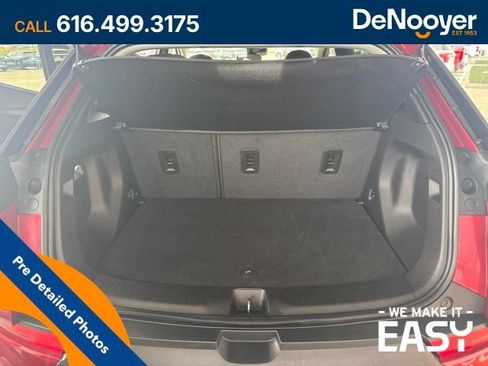 Used 2023 Chevrolet Bolt EUV LT w/ Comfort Package FWD image 20