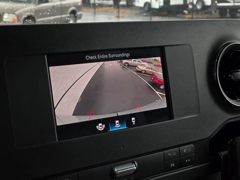 Used 2021 Mercedes-Benz Sprinter 2500 image 32