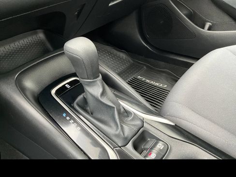 Used 2020 Toyota Corolla LE FWD image 25