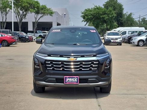 Used 2026 Chevrolet Equinox LT w/ Convenience Package II FWD image 2