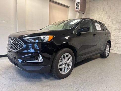 Used 2024 Ford Edge SEL w/ Convenience Package AWD/4WD image 2