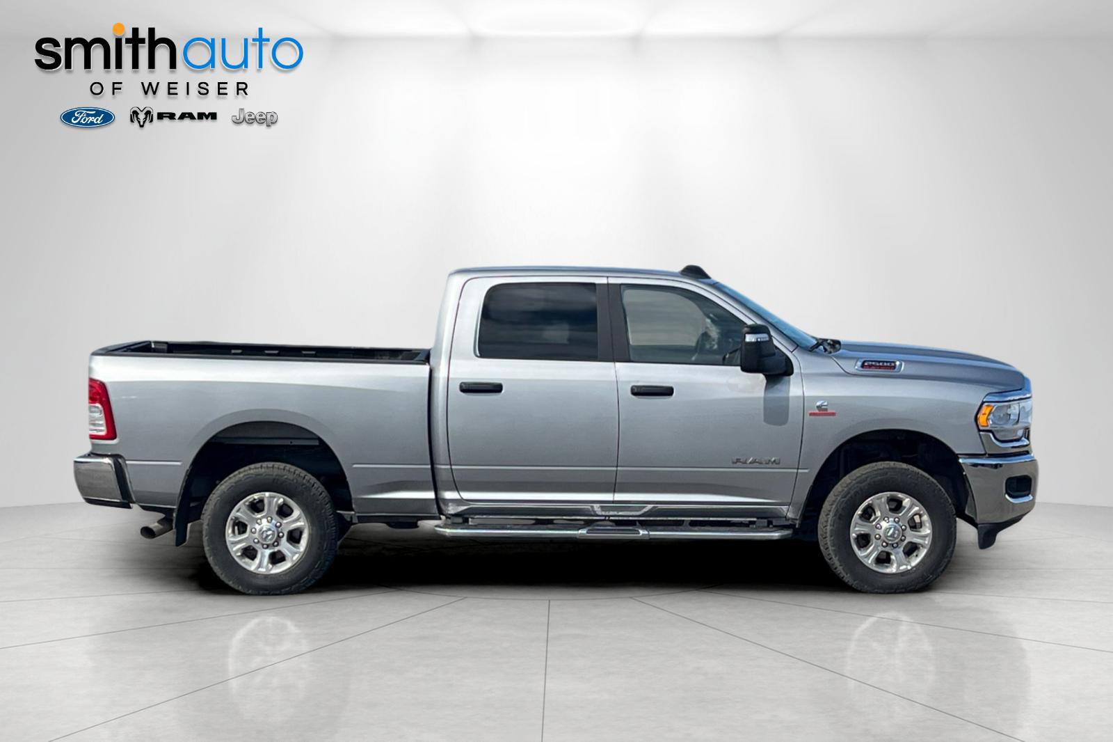 Used 2024 RAM 2500 Big Horn AWD/4WD image 3