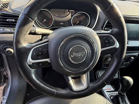 Used 2018 Jeep Compass Latitude w/ Popular Equipment Group FWD image 23