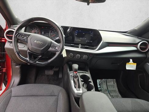 Used 2024 Chevrolet Trax RS w/ Driver Confidence Package FWD image 18