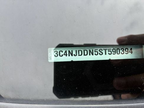 Used 2025 Jeep Compass Trailhawk AWD/4WD image 23