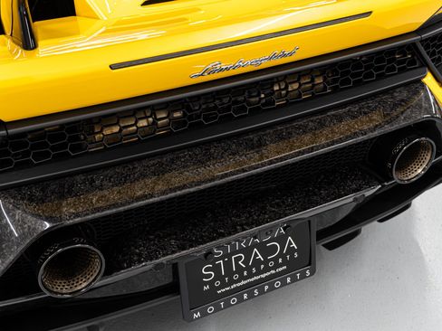 Used 2019 Lamborghini Huracan Performante image 10