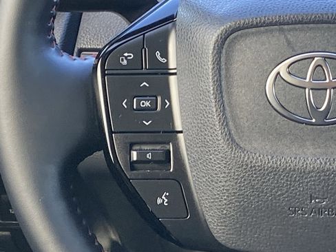 Certified 2025 Toyota Prius Plug-In Hybrid image 17