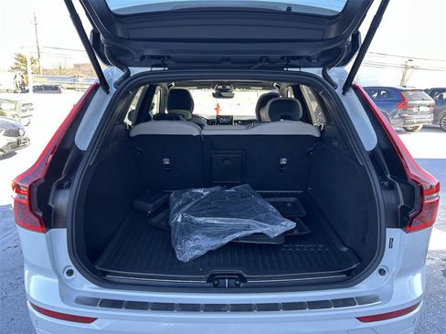New 2026 Volvo XC60 B5 Plus w/ Protection Package Premier image 27