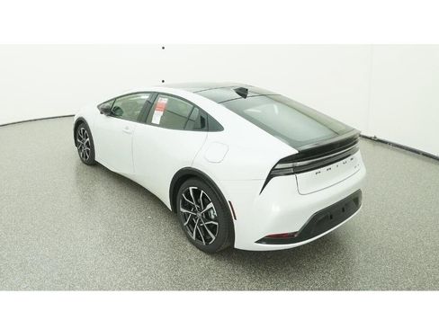 New 2026 Toyota Prius Plug-In Hybrid image 5