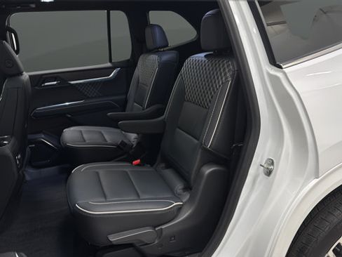 Used 2024 GMC Acadia Denali AWD/4WD image 14