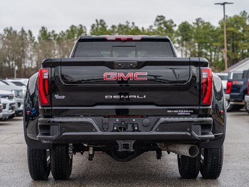 Used 2025 GMC Sierra 3500 Denali w/ Denali Reserve Package image 7