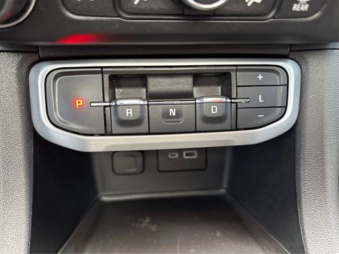 Used 2020 GMC Acadia SLE w/ Driver Convenience Package image 31