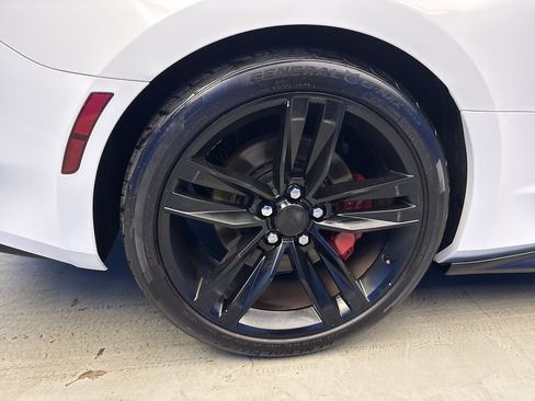 Used 2017 Chevrolet Camaro SS image 8