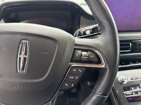 Used 2023 Lincoln Nautilus FWD w/ Premium Package image 15