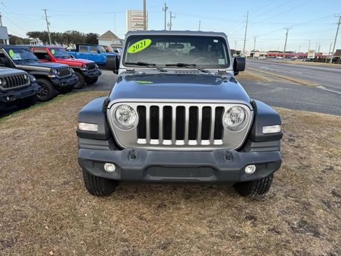 Used 2021 Jeep Wrangler Sport S image 2