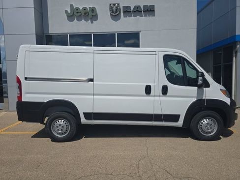 Used 2025 RAM ProMaster 1500 w/ Safety Group FWD image 4