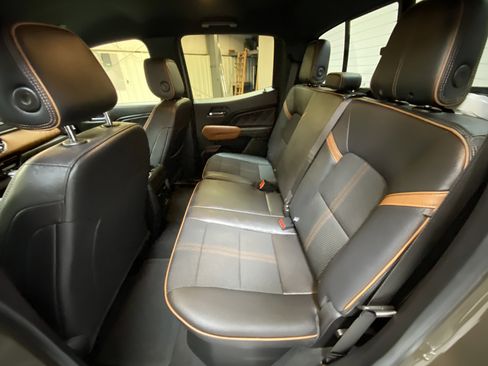 Used 2024 GMC Canyon AT4 image 23