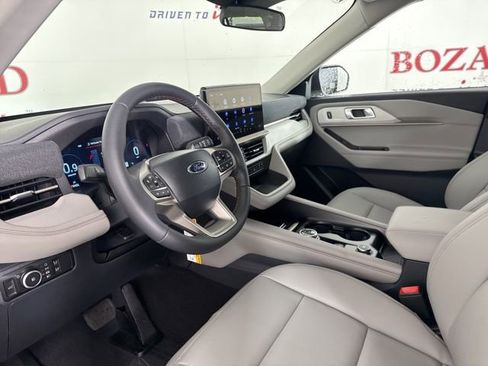 New 2025 Ford Explorer Active w/ Active Comfort Package image 16