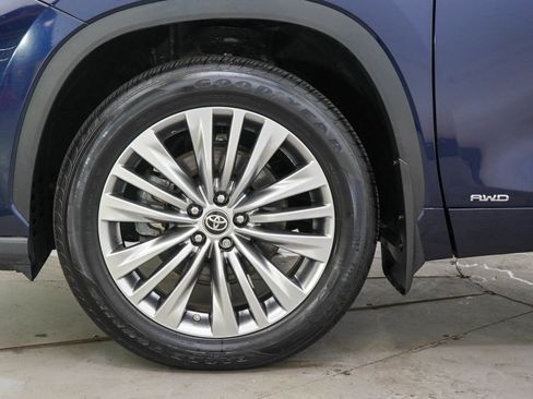 Used 2024 Toyota Highlander Platinum AWD/4WD image 31