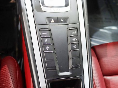 Used 2019 Porsche 911 Carrera image 24