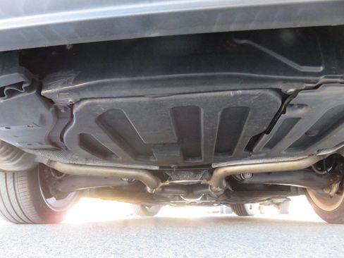 Used 2013 Mercedes-Benz E 350 4MATIC Sedan image 39