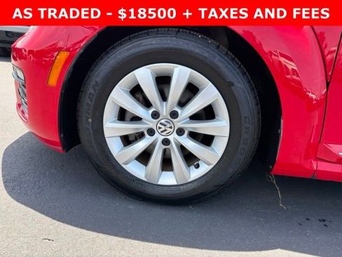Used 2019 Volkswagen Beetle 2.0T S FWD image 9