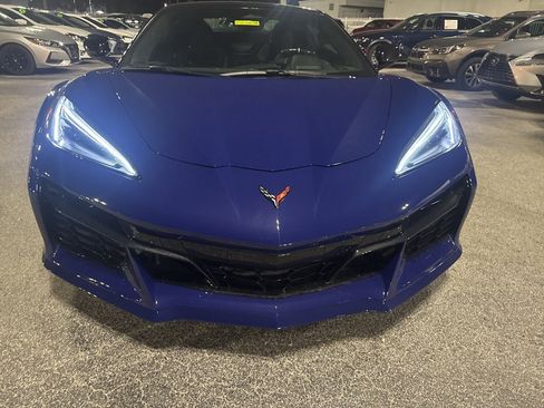 Used 2025 Chevrolet Corvette Z06 image 3