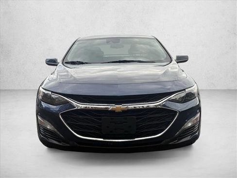 Used 2020 Chevrolet Malibu LT image 2