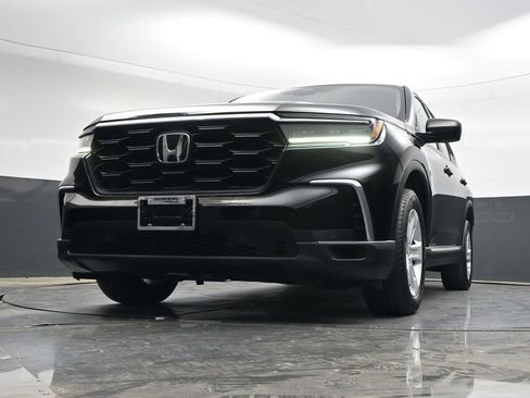 Used 2023 Honda Pilot LX image 29