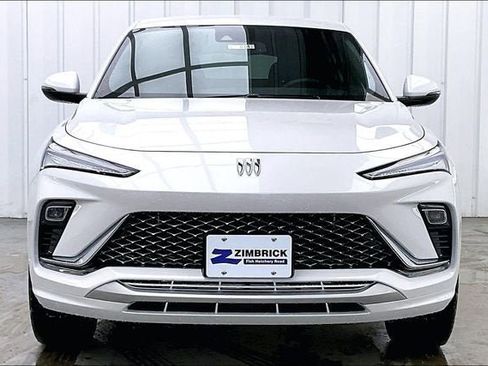 New 2026 Buick Envista Avenir image 3