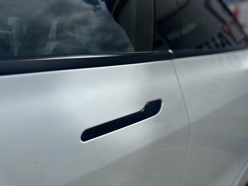 Used 2023 Tesla Model 3 Standard Range image 18