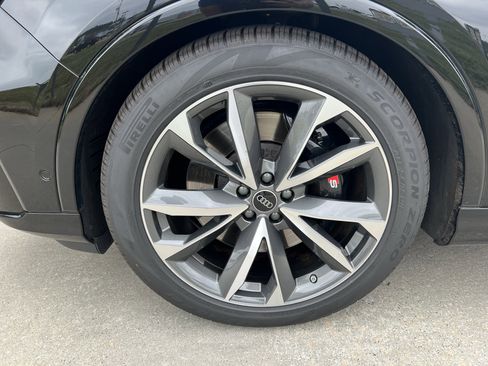 Certified 2023 Audi SQ7 Prestige AWD/4WD image 13