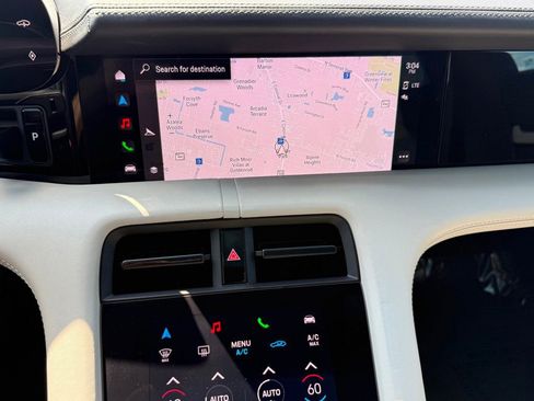 Used 2023 Porsche Taycan 4S w/ Premium Package image 17