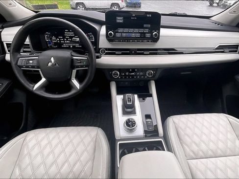 Used 2024 Mitsubishi Outlander SEL AWD/4WD image 14