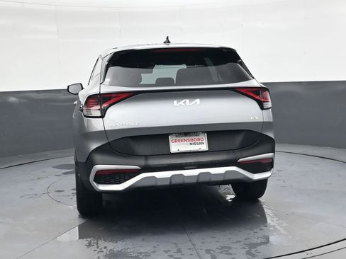 Used 2024 Kia Sportage LX image 5