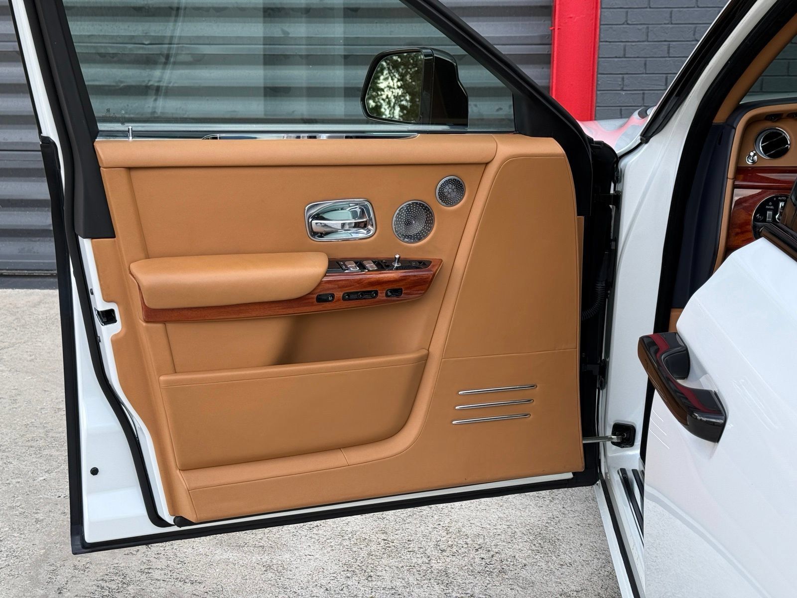 Used 2018 Rolls-Royce Phantom Extended Wheelbase RWD image 22