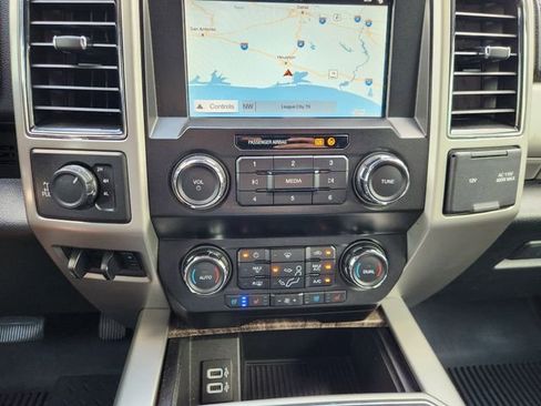 Used 2019 Ford F250 Lariat w/ Lariat Value Package AWD/4WD image 18