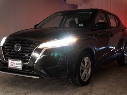 Used 2021 Nissan Kicks S image 36